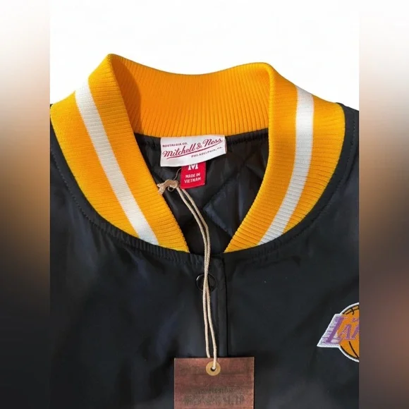 Men’s Mitchell & Ness Black and Yellow Los Angeles Lakers Puffer Jacket - Picture 8 of 8